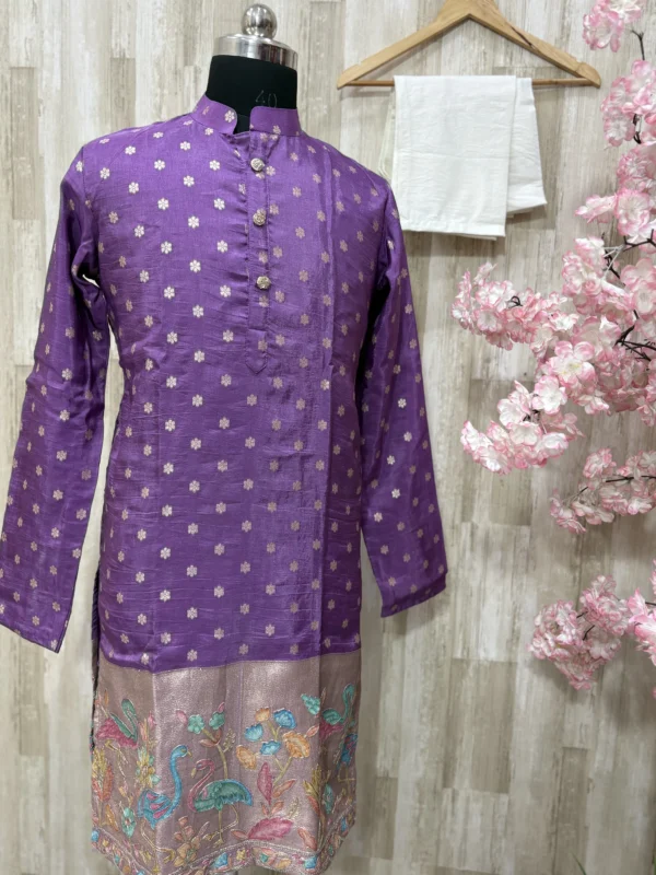 Pure munga crepe mens kurta with outline work on border paired with pijama