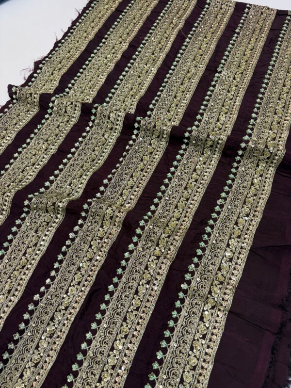 Heavy maggam work border