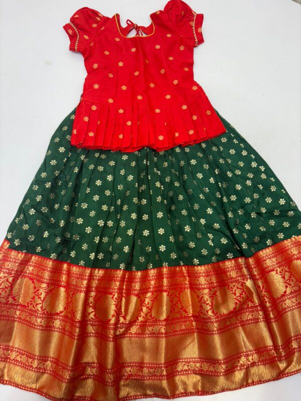 Munga crepe lehenga with kanchi border paired with blouse