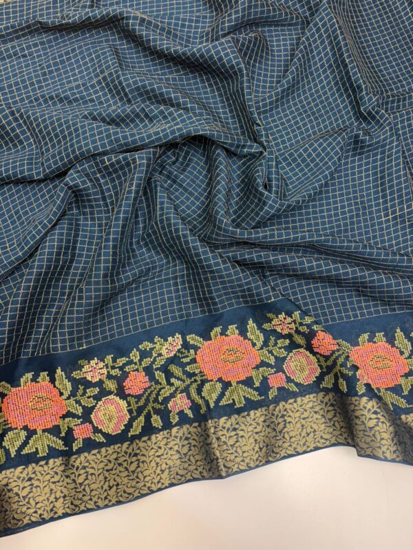 Pure crepe sarees with petit point border