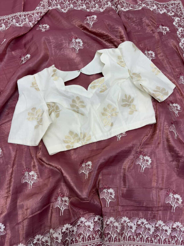 Beautiful saree with blouse for sale