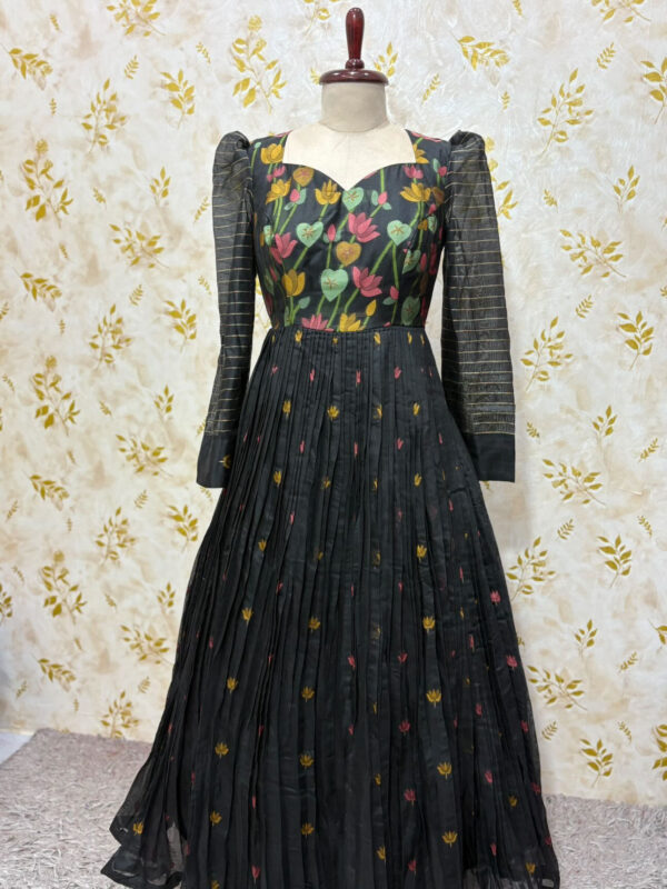 Jamdhani long gown with full sleeves